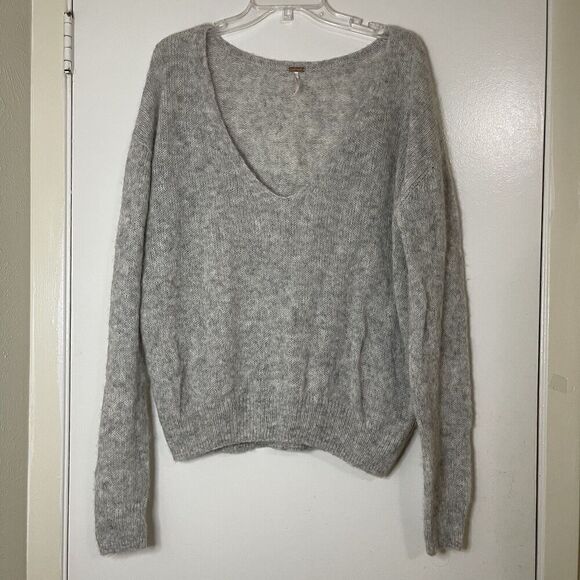 FREE PEOPLE gray knit lightweight alpaca vneck sweater small - Picture 1 of 4